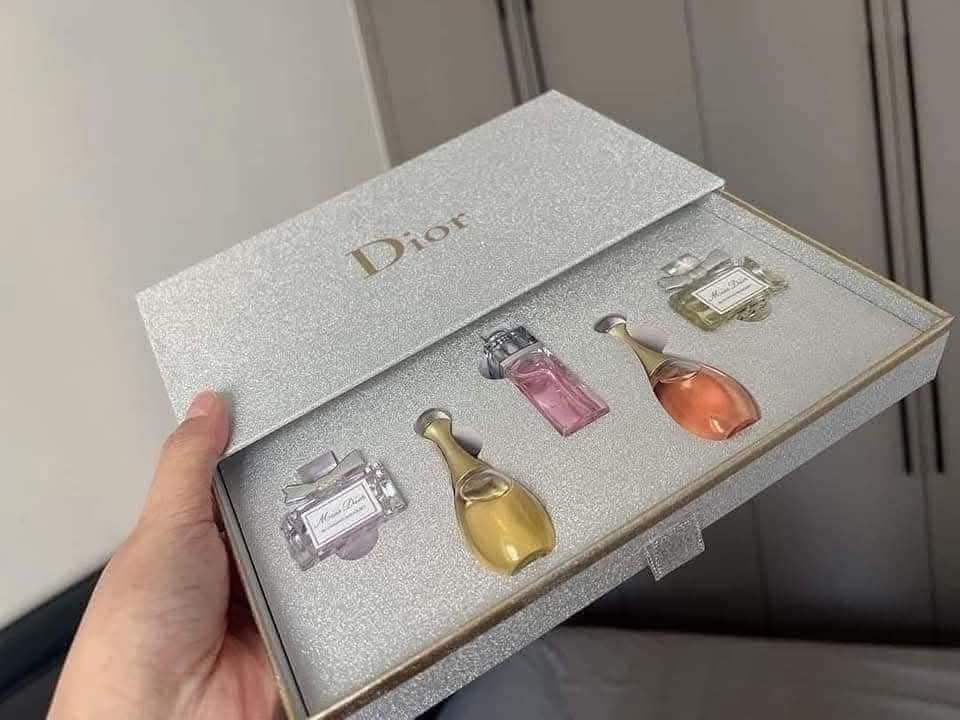 Dior perfume sample set
